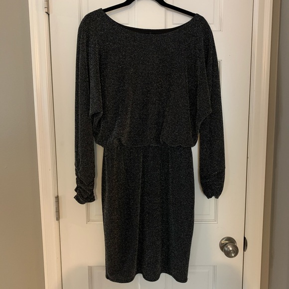 Jessica Howard Dresses & Skirts - Flattering Party Dress